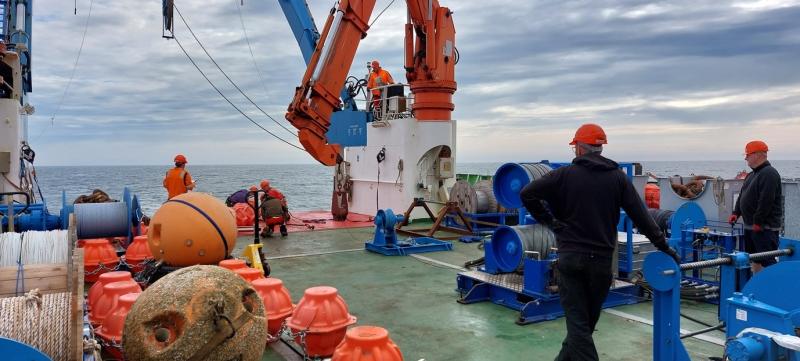 The RRS James Cook aft-deck during mooring operations. Image credit: Sam T. Diabaté