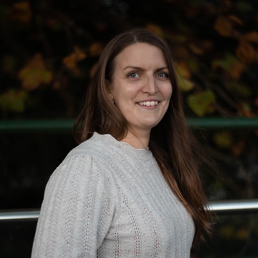 Dr Elina Apine
