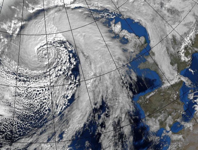 Fig. 2  Example of an atmospheric eddy: winter storm over the north Atlantic (picture from <a href="http://metofficenews.wordpress.com/2013/01/28/the-worst-storm-in-years">UK MetOffice</a>).
